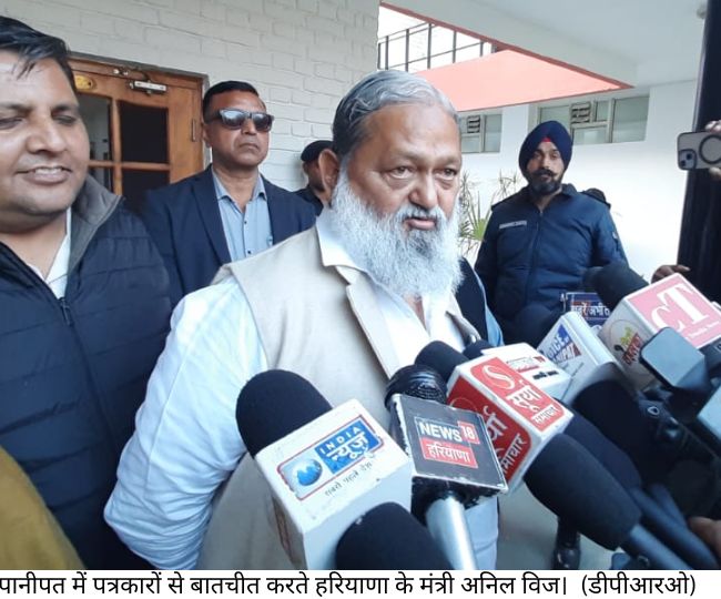 किसानों को दिन में बिजली आपूर्ति के लिए खास योजना, विज ने की पायलट प्रोजेक्‍ट की घोषणा