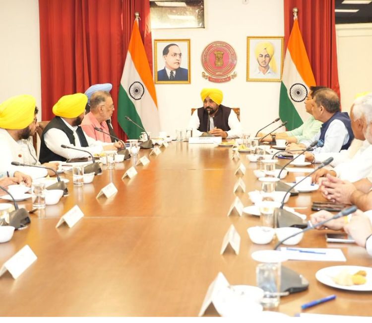 Punjab Assembly Session: पंजाब की AAP सरकार का बड़ा कदम, श्रमिक दिवस पर होगा विधानसभा का विशेष सत्र