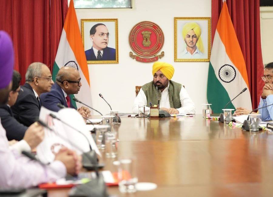 पंजाब के मुख्यमंत्री भगवंत मान ने नैसकॉम के प्रतिनिधिमंडल के साथ बैठक की। (फोटो सौजन्य पंजाब डीपीआरओ)