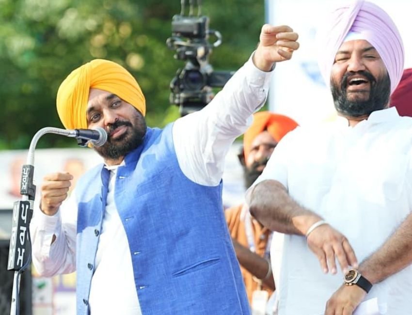 पंजाब के सीएम भगवंत मान ने अमृतसर के चविंडा देवी में आयोजित लोक मिलनी कार्यक्रम में शिरोमणि अकाली दल पर निशाना साधा। (फोटो सौजन्‍य पंजाब DPRO)