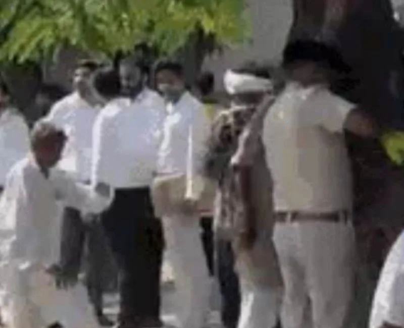 हिसार में कोर्ट के गेट के पास फायरिंग में एक गैंगस्‍टर की हत्‍या कर दी गई। (फोटो सौजन्‍य सोशल मीडिया)