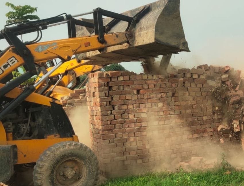 पानीपत में अवैध कालोनियों में कार्रवाई की गई। (फोटो सौजन्‍य डीआइपीआरओ)