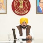पंजाब कैबिनेट की सीएम भगवंत सिंह मान की अध्‍यक्षता में हुई बैठक में चीफ जस्टिस की नियुक्ति में राज्‍य सरकार की राय की प्रतीक्षा नहीं करने के खिलाफ प्रस्‍ताव पास किया गया। (फोटो भगवंत मान के एक्‍स पेज से)