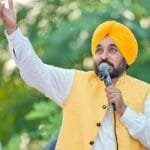 पंजाब के मुख्‍यमंत्री भगवत मान संगरूर के बालियों में लोक मिलनी कार्यक्रम को संबोधित करते हुए। (फोटो सौजन्‍य भगवंत मान एक्‍स पेज)