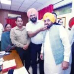 Punjab Employees DA: पंजाब के मुख्‍ममंत्री भगवंत मान ने कर्मचारियों ओर पेंशनरों के प्रतिनिधियों से मुलाकात की। (फोटो सौजन्‍य पंजाब डीपीआर)