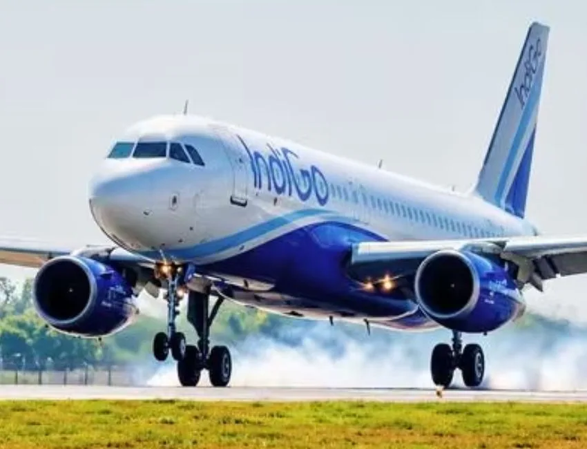 Indigo Fare Hike: इंडिगो ने अपने घरेलू उड़ानों के जिए सेवाओं के चार्ज और बच्‍चों के लिए किराये में वृद्धि कर दी है। (फाइल फोटो सोशल मीडिया)