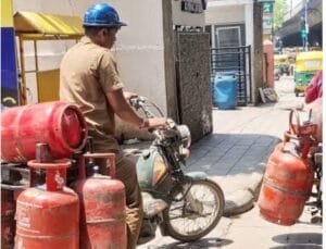 घरेलू एलपीजी की बुकिंग के नियम में बदालव किया गया है। (फाइल फोटाे सोशल मीडिया)