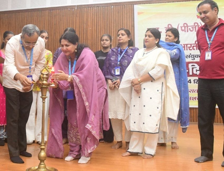 हिंदी दिवस पर पानीपत के एसडी पीजी कॉलेज में समारोह का आयोजन किया गया। (फोटो सौजन्य एसडी पीजी कॉलेज)