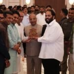 Champions Of Care: वनतारा ने विभिन्‍न संगठनाें के साथ मिलकर कम्‍युनिटी जानवरों के लिए एक अभियान शुरू किया है। इस मौके पर आयोजित कार्यक्रम में रिलायंस के एक्‍ज‍िक्‍युटिव डायरेक्‍टर अनंत अंबानी विभिन्‍न संगठनों के प्रतिनिध‍ियों के साथ। (फोटो सौजन्‍य रिलायंस मीडिया)