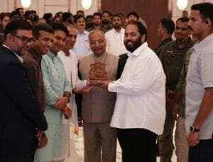 Champions Of Care: वनतारा ने विभिन्‍न संगठनाें के साथ मिलकर कम्‍युनिटी जानवरों के लिए एक अभियान शुरू किया है। इस मौके पर आयोजित कार्यक्रम में रिलायंस के एक्‍ज‍िक्‍युटिव डायरेक्‍टर अनंत अंबानी विभिन्‍न संगठनों के प्रतिनिध‍ियों के साथ। (फोटो सौजन्‍य रिलायंस मीडिया)