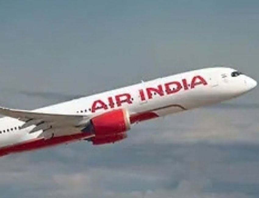 Air India Fare Hike: एयर इंडिया के किराये में वृद्धि हो गई है। (फाइल फोटो सोशल मीडिया)