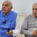 Bhupinder Singh Hooda: पूर्व सीएम और नेता प्रतिपक्ष भूपेंद्र सिंह हुड्डा ने चंडीगढ़ में अपने आवास पर पत्रकारों से बातचीत की। इस मौके पर विधायक व पूर्व मंत्री अशोक अरोड़ा भी मौजूद थे। (फोटो सौजन्‍य हरियाणा कांग्रेस)