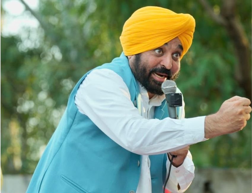 Punjab: पंजाब के मुख्‍यमंंत्री भगवंत मान ने धूरी के गांव मीमसा में लोक मिलनी कार्यक्रम को संबोधित किया। (फोटो सौजन्‍य डीपीआरओ)