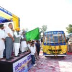 Punjab Mini Bus: मुख्‍यमंत्री भगवंत मान ने पंजाब के ग्रामीण रूटों पर चलनेवाली 100 मिनी बसों को रवाना किया। (फोटो डीपीआरओ)