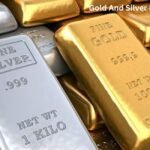 Gold Silver Price Drop: सोने और चांदी की कीमतों में फिर गिरावट दर्ज की गई है। (फाइल फोटो)