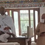 Panipat Jain Sthanak: पानीपत के जैन स्‍थानक में चातुर्मास प्रवचन के दौरान डॉ. राजेश मुनि जी महाराज और उनके बारे में उद्गार व्‍यक्‍त करते जैन सभा के संरक्षक डॉ. एपी जैन। (फोटो सौजन्‍य जैन सभा)
