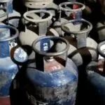 LPG Price Hike: कमर्शियल गैस सिलेंडर की दरों में वृद्धि कर दी गई है। (सौजन्‍य सोशल मीडिया)
