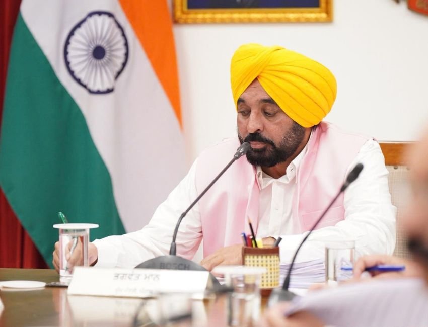 Punjab Cabinet Meeting: पंजाब कैबिनेट की बैठक मुख्‍यमंत्री भगवंत मान की अध्‍यक्षता में हुई। (फोटो सौजन्‍य डीपीआरओ)