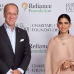 Reliance Foundation : द एस्‍टी लॉडर कंपनीज के प्रेसिडेंट व सीईओ स्‍टेफान ला फेवरे के साथ रिलायंस फाउंडेशन की निदेशक ईशा अंबानी। दोनों ने साझेदारी की घोषणा की। (फोटो सौजन्‍य रिलायंस)